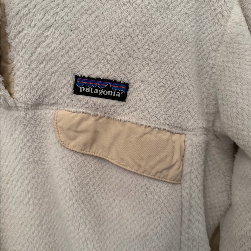 Patagonia White Fleece Pullover Sweatshirt - Picture 2 of 5